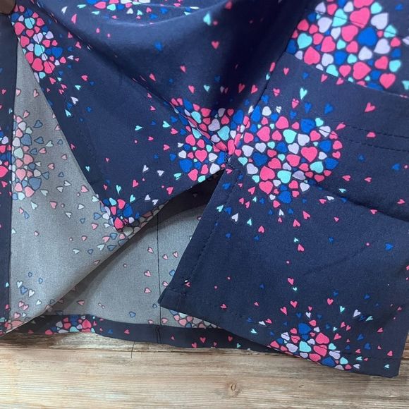 NWTΒ MediChic Prints Heart Print V Neck Front Pockets Scrub Top Small π - Picture 5 of 6